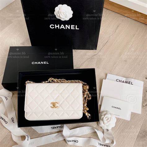 chanel white wallet on chain.